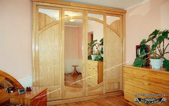 Шафа з дзеркалами